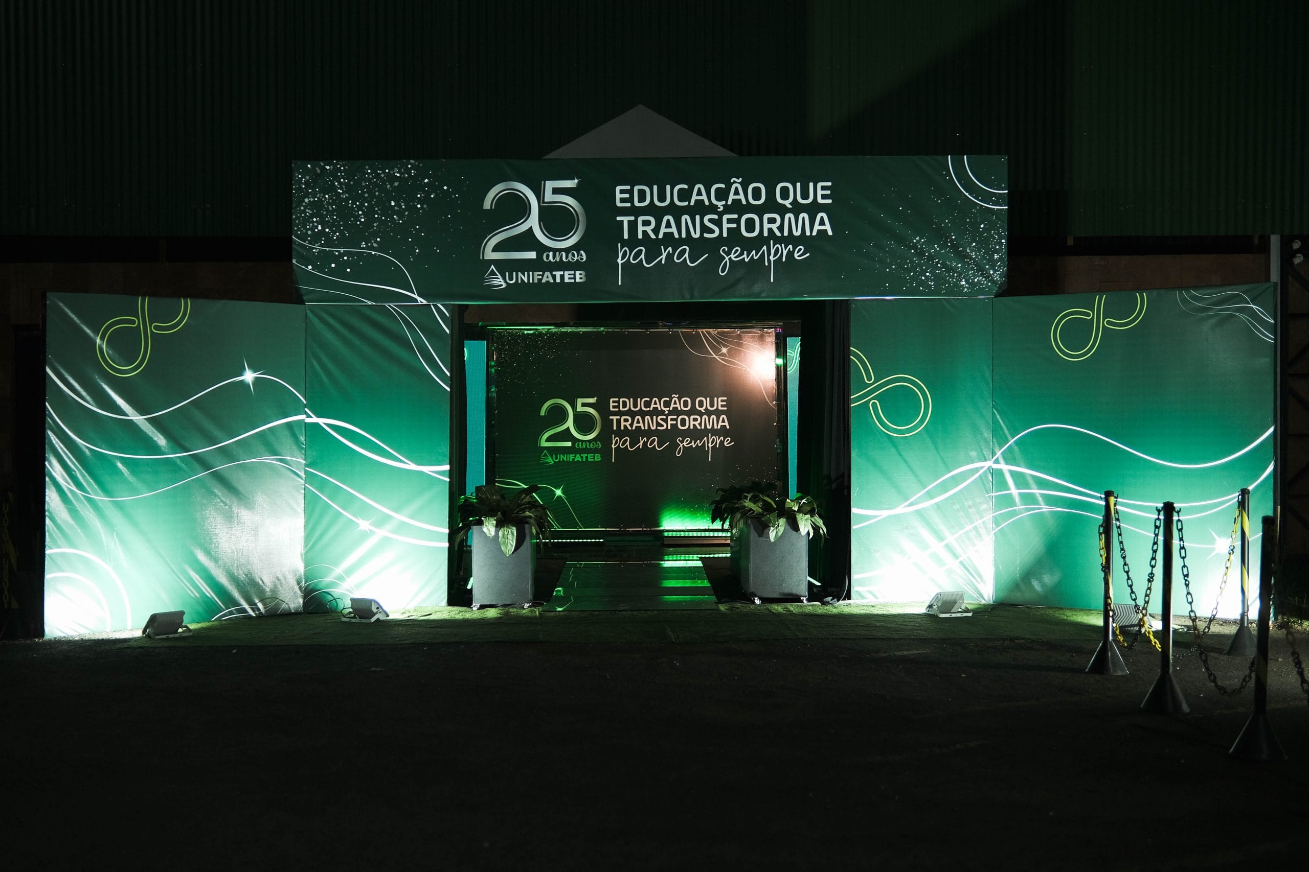 Colégio Dom Bosco celebra 25 anos da UNIFATEB